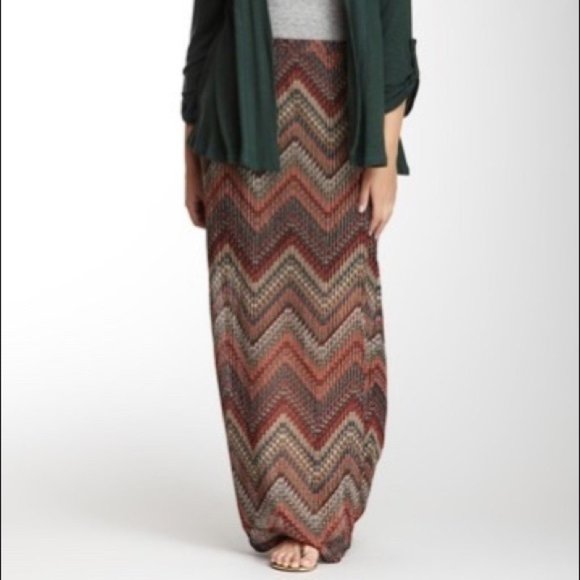 bobeau Dresses & Skirts - Bobeau Multicolored Chevron Maxi Skirt